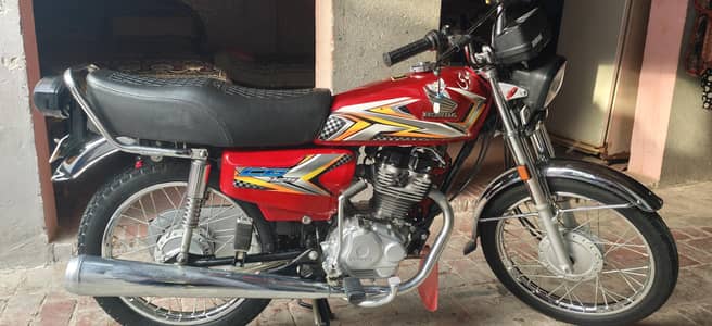 Honda 125 red colour 10/10