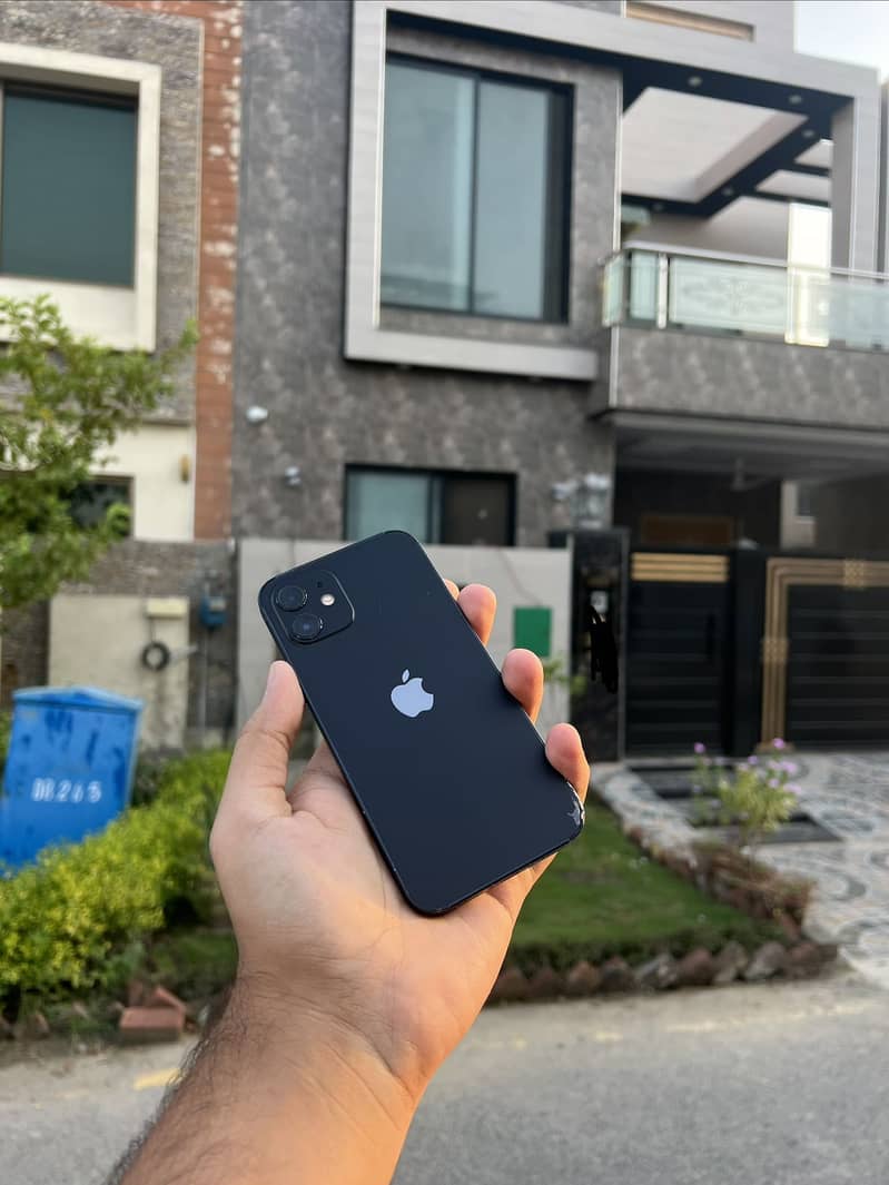 Apple iPhone 12 12