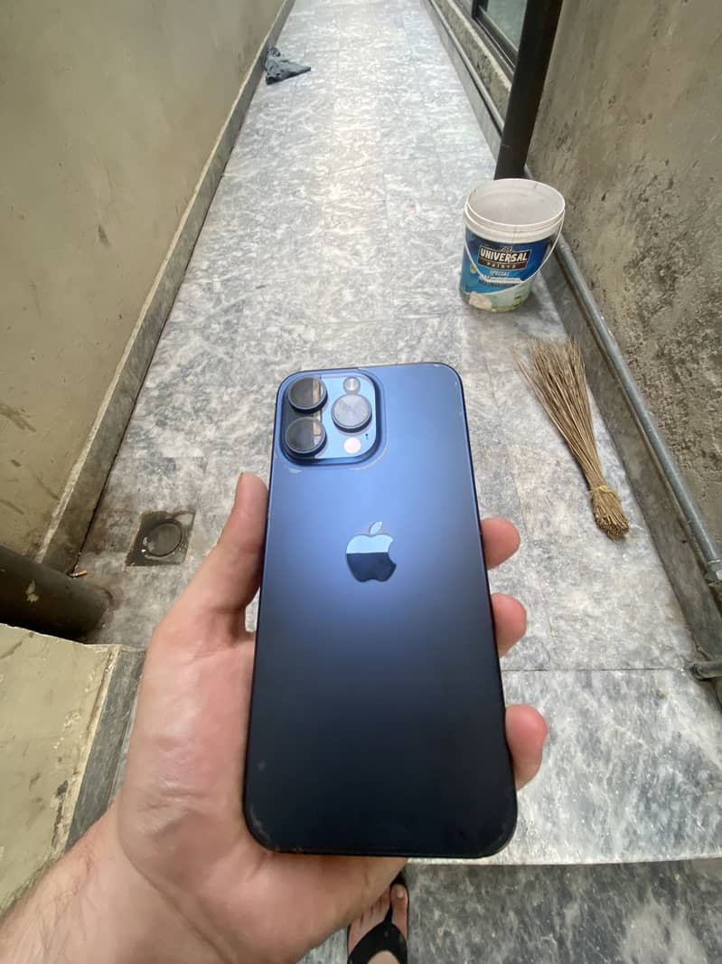 Apple iPhone 15 Pro Max 1
