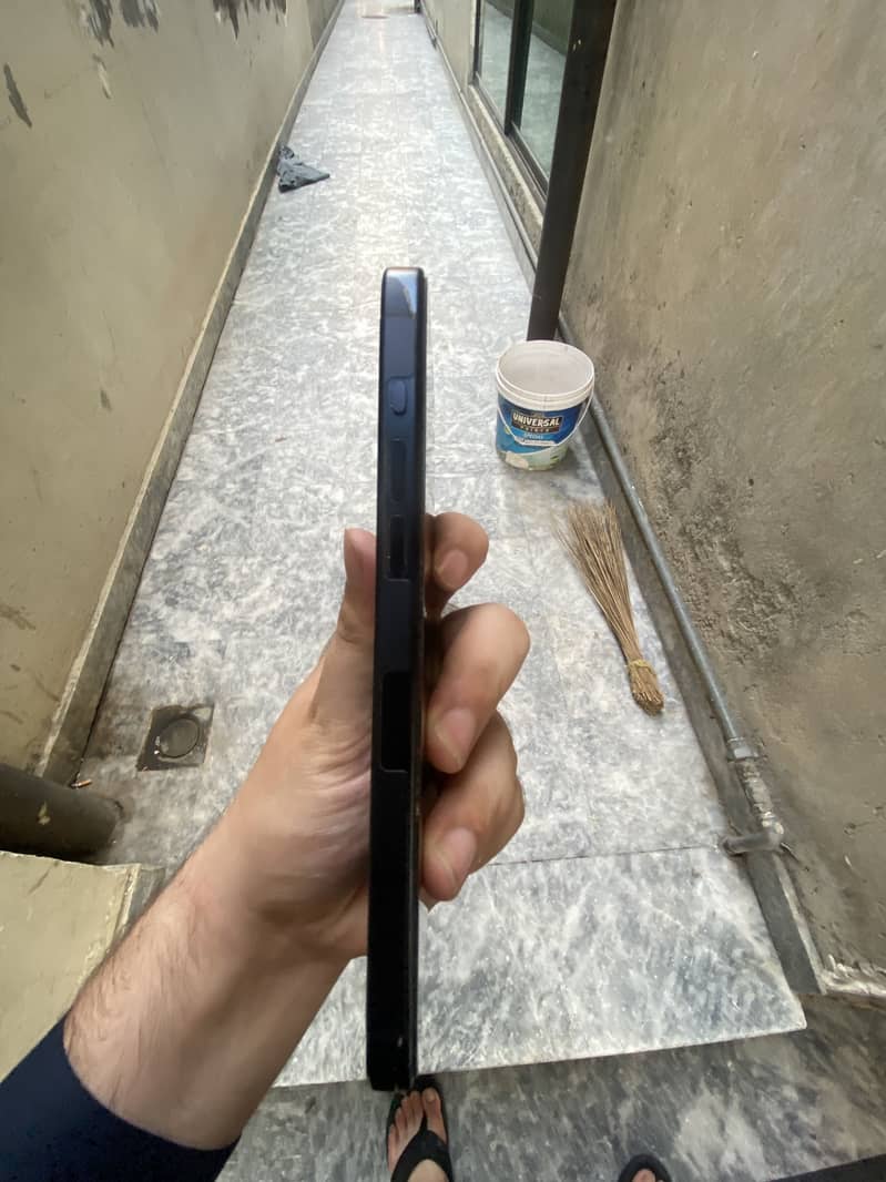 Apple iPhone 15 Pro Max 3