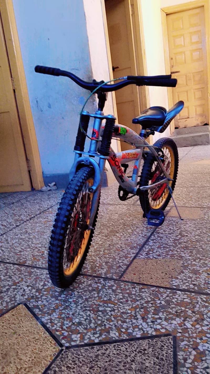 Sonic cycle size 20" 2