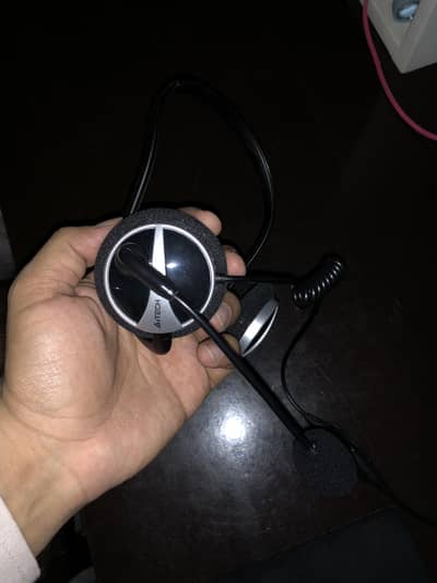 A4Tech Headphones with Mic – 7 Pieces – Rs. 999 Each