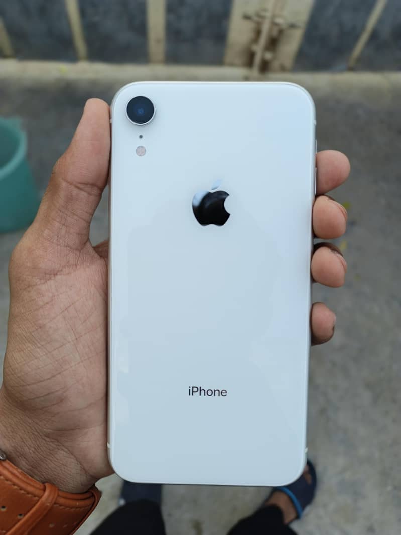 Apple iPhone XR 0