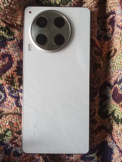 Tecno CAMON 30