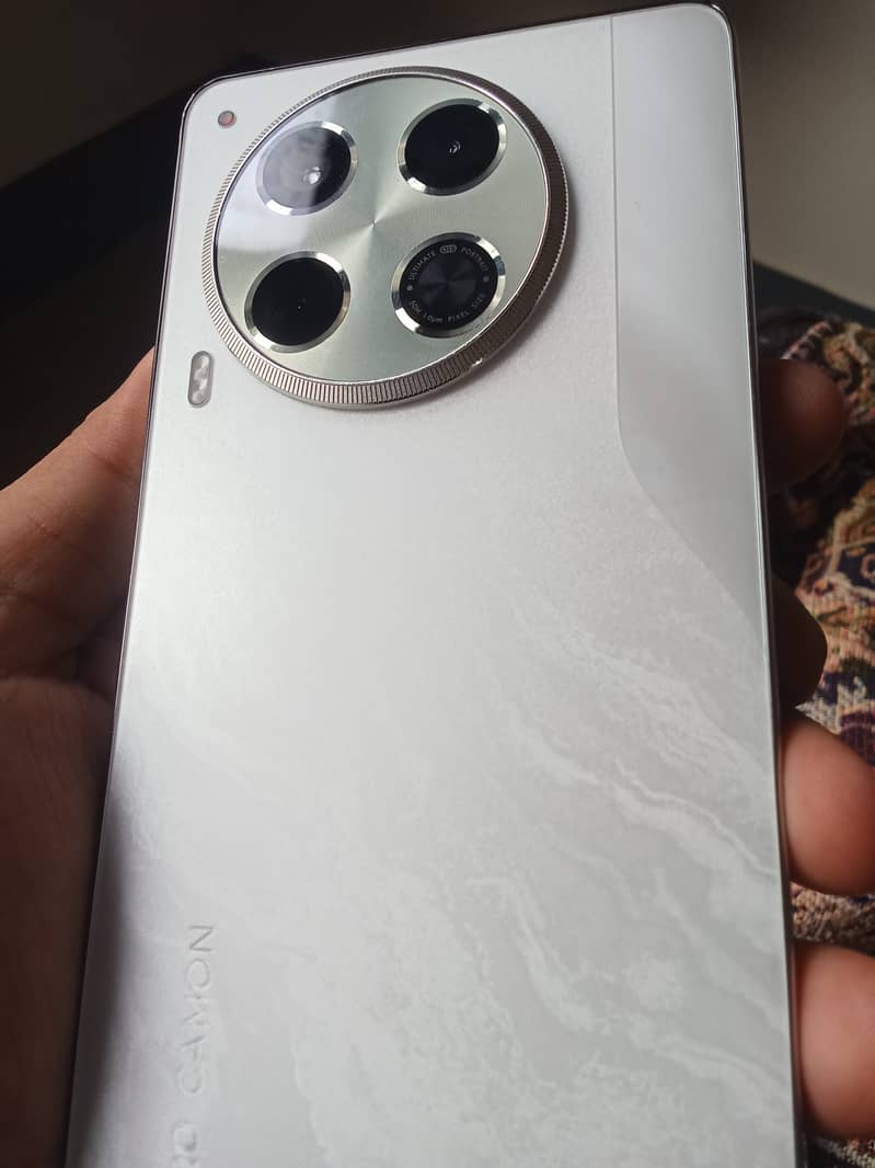 Tecno CAMON 30 4