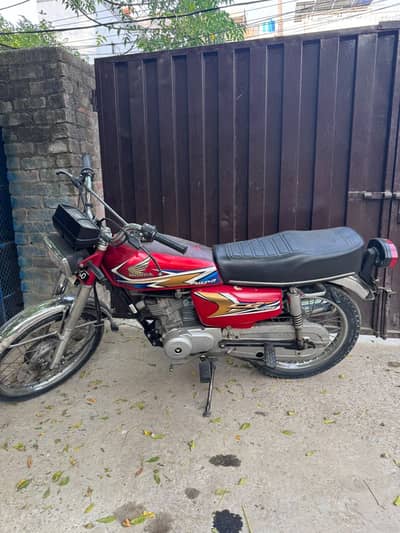 Honda 125 best bike speed gun. Whattsap 03060496745