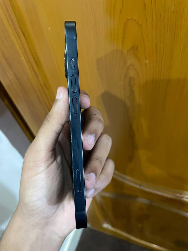 Apple iPhone 13 3