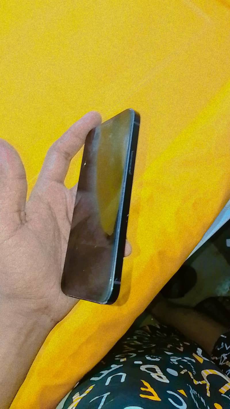 Apple iPhone 12 1