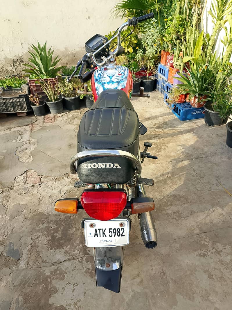 United 70cc 1