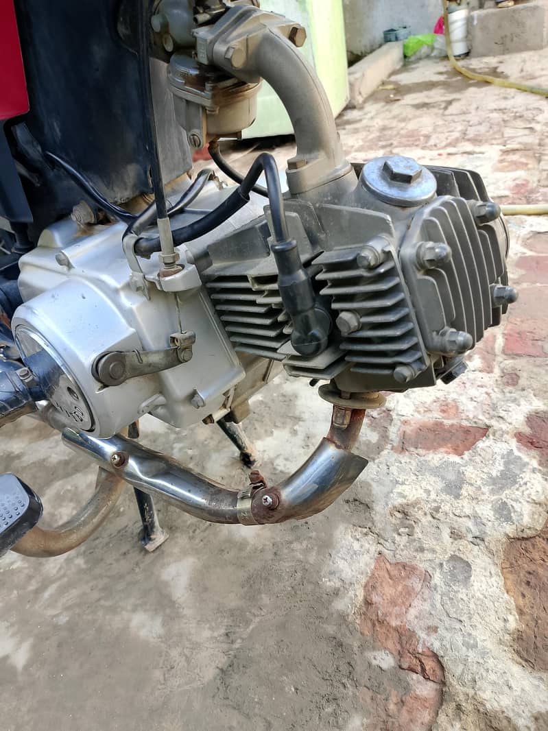 United 70cc 4