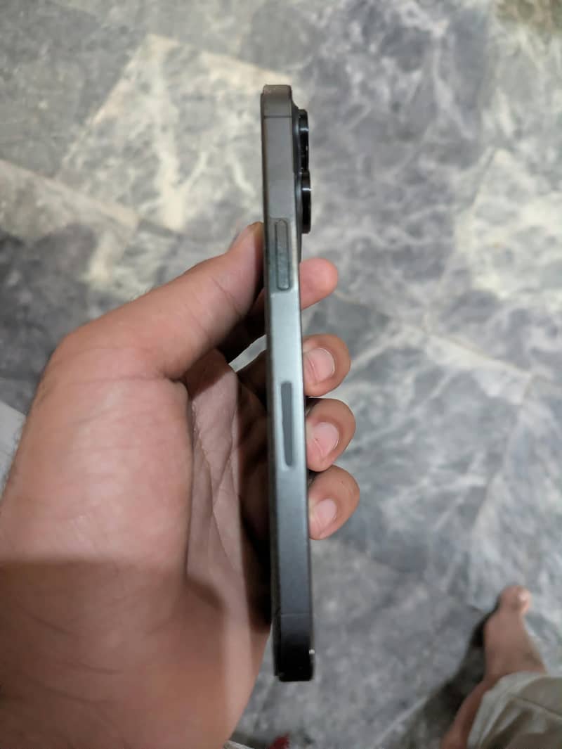 Apple iPhone 13 Pro 2