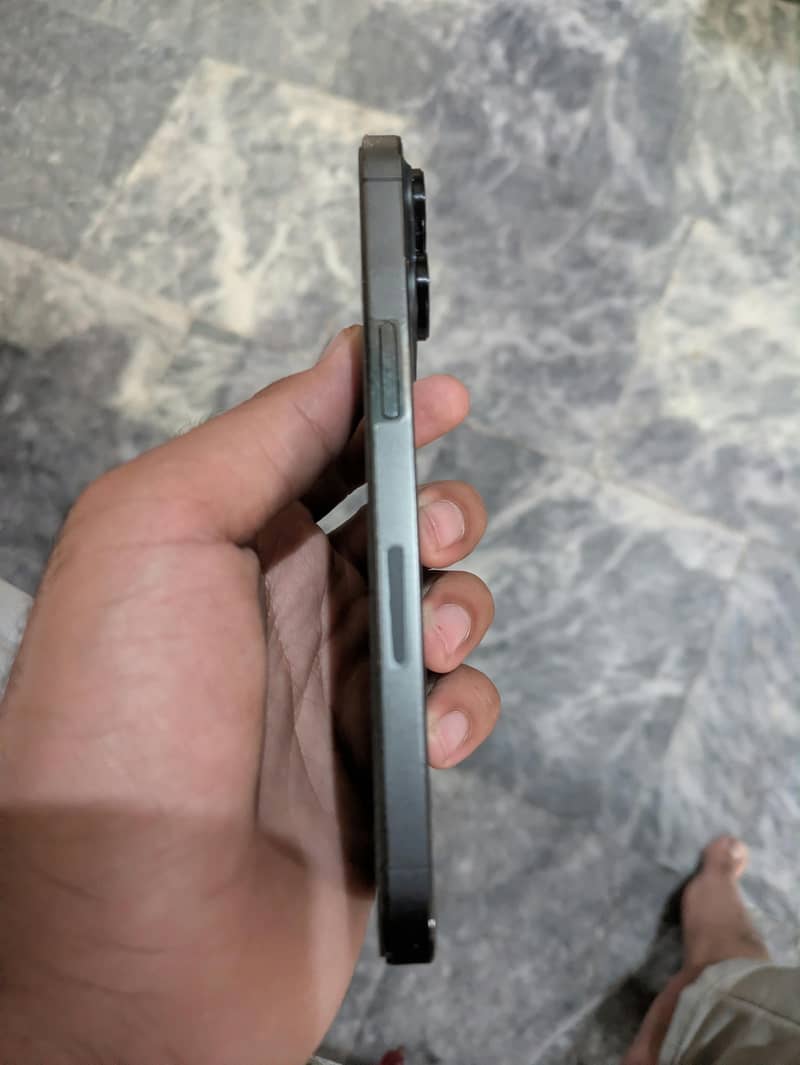 Apple iPhone 13 Pro 3