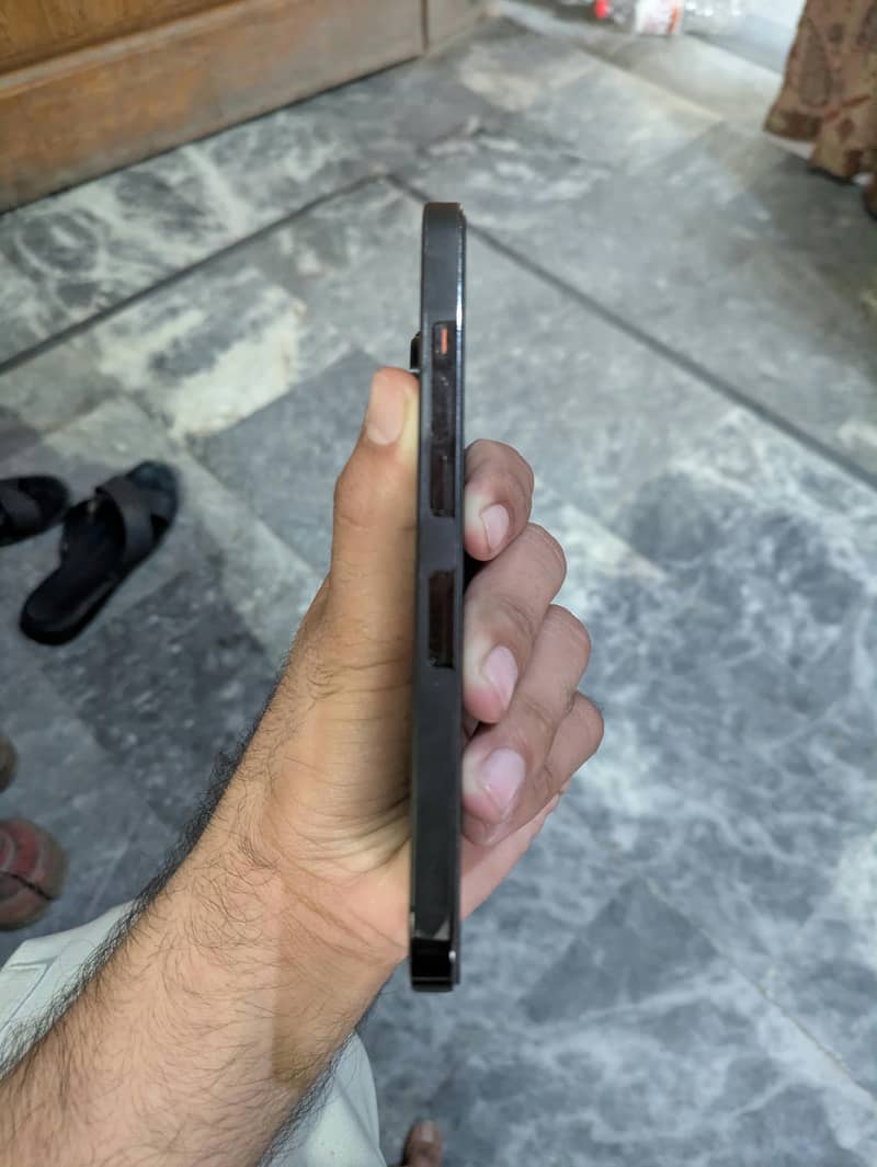 Apple iPhone 13 Pro 4