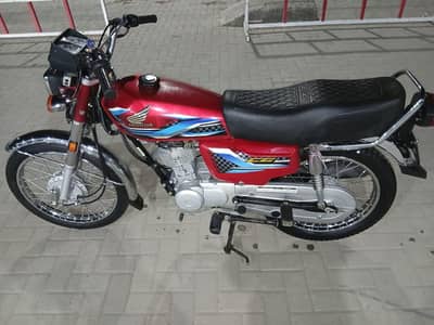 Honda 125 Brand new condition Argent for sale