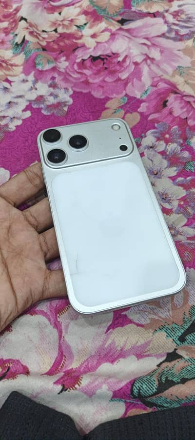 Apple iPhone XR convert 17 pro