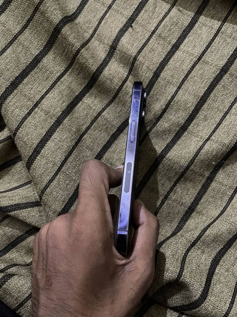 Apple iPhone 14 Pro 1