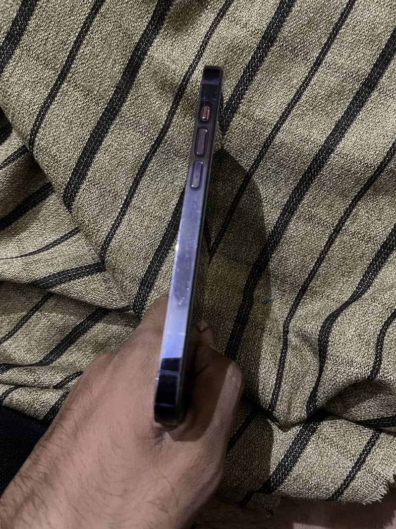 Apple iPhone 14 Pro 4