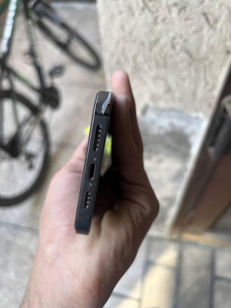 Apple iPhone 13 Pro Max 1