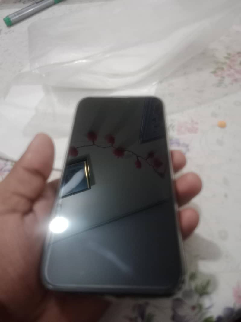 Apple iPhone 15 Pro Max 4