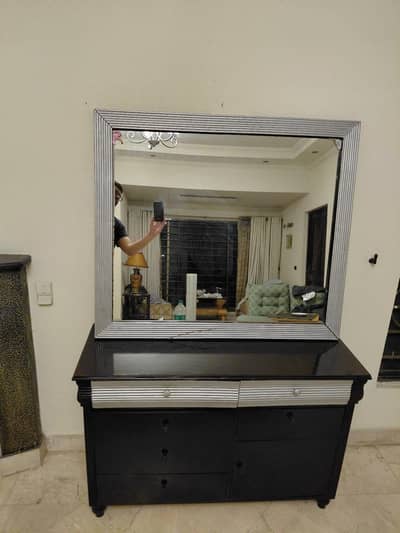 Black Dressing Table with Large Mirror – Good Condition