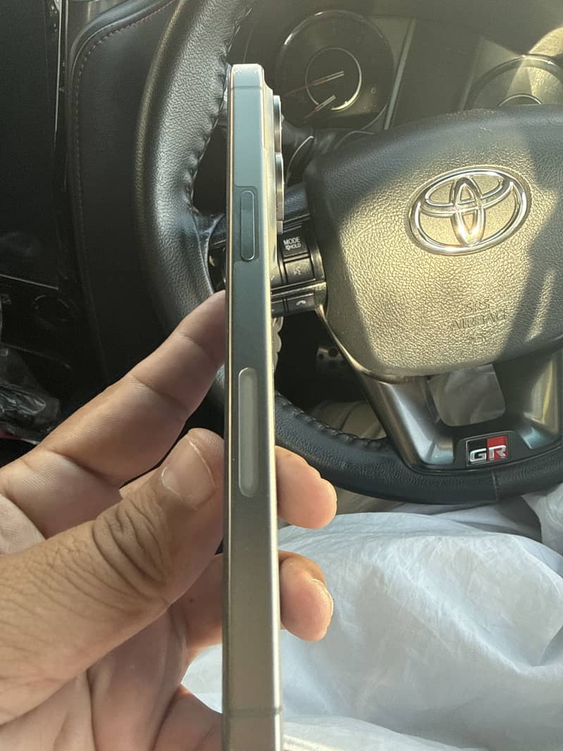 Apple iPhone 15 Pro Max 1