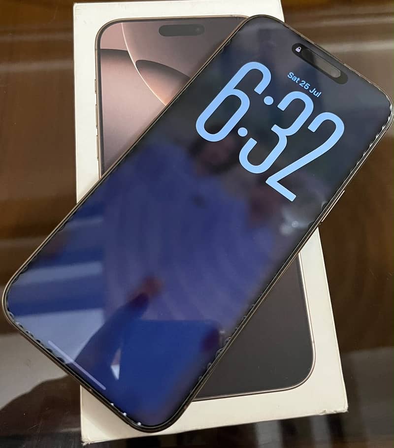 Apple iPhone 16 Pro Max 2