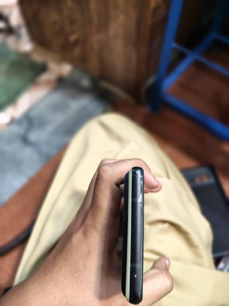 Google Pixel 6 4
