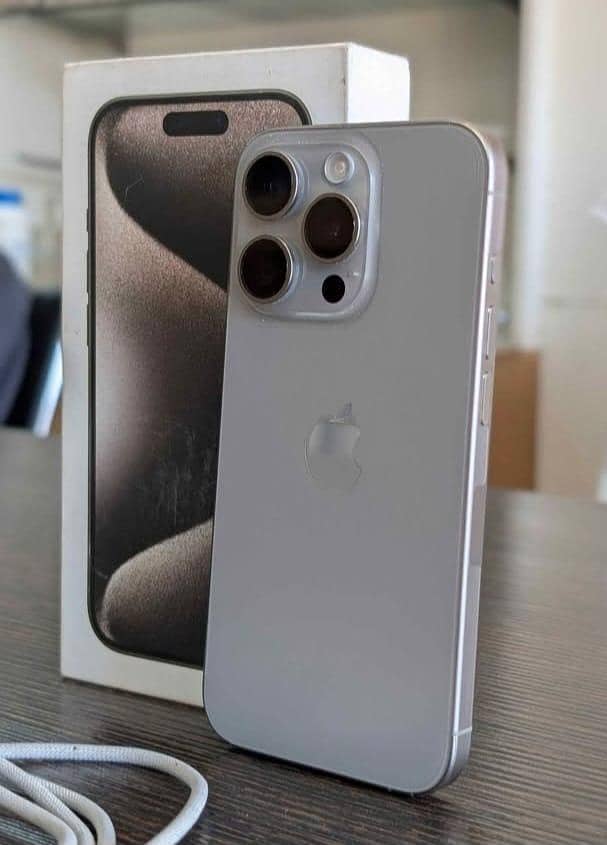 Apple iPhone 15 Pro Max 0