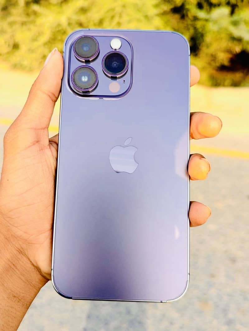 Apple iPhone 14 Pro Max 1