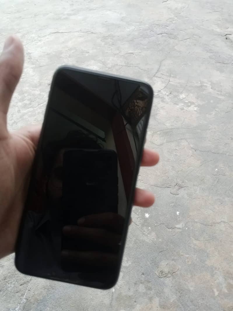 Apple iPhone 11 Pro Max 4