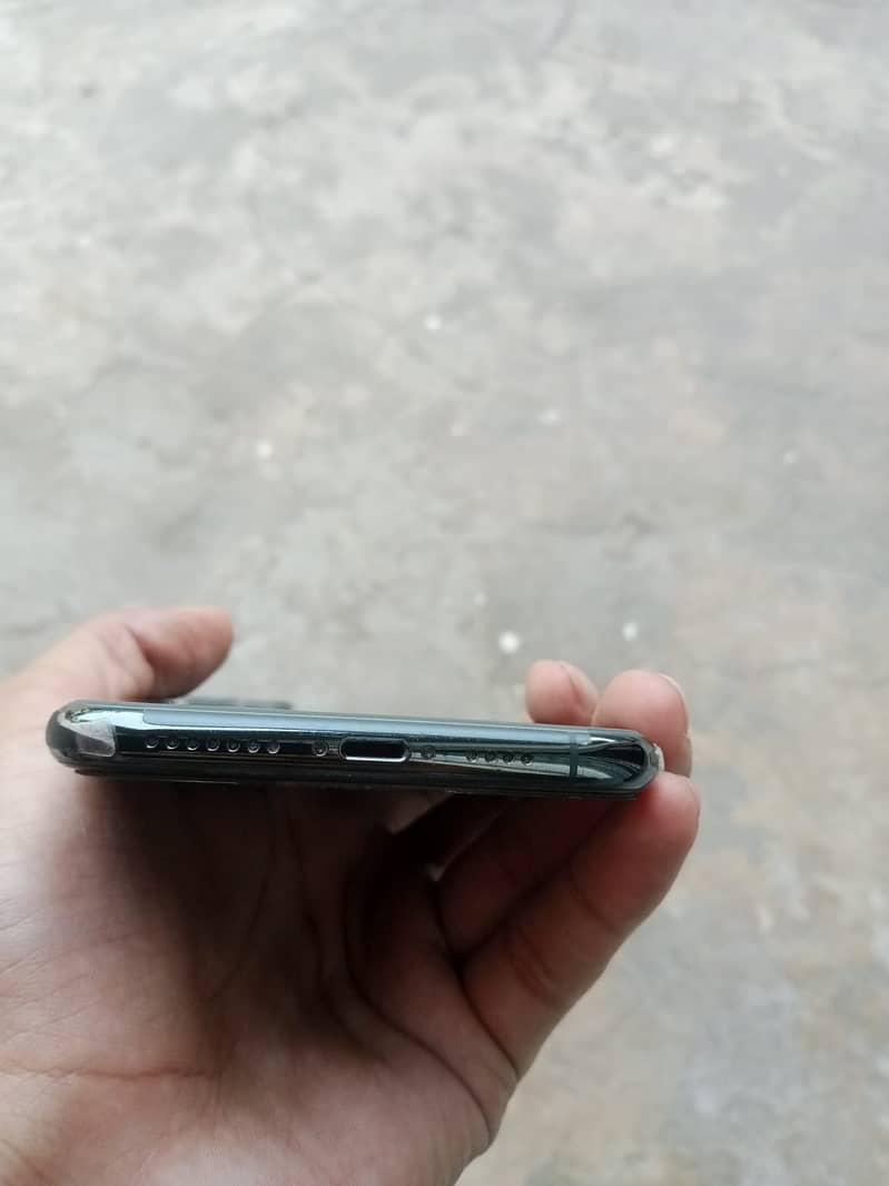 Apple iPhone 11 Pro Max 5