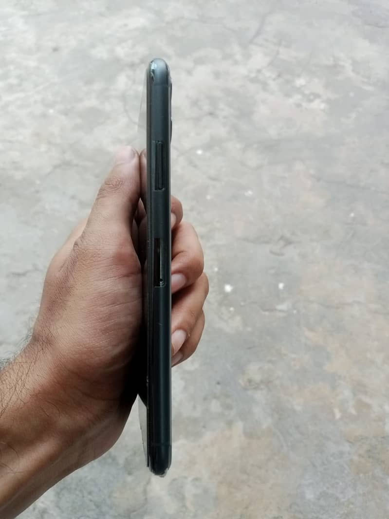 Apple iPhone 11 Pro Max 7