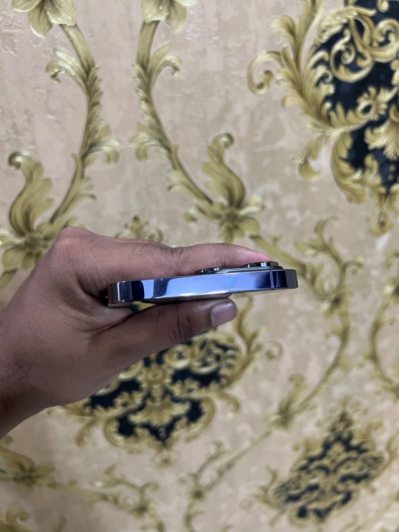 Apple iPhone 14 Pro Max 4