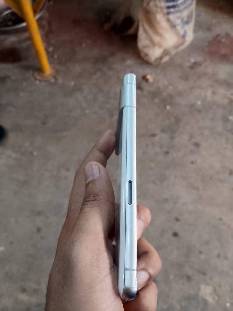 Google Pixel 7 4