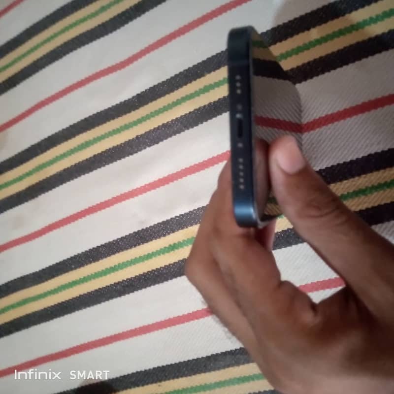 Apple iPhone 13 5