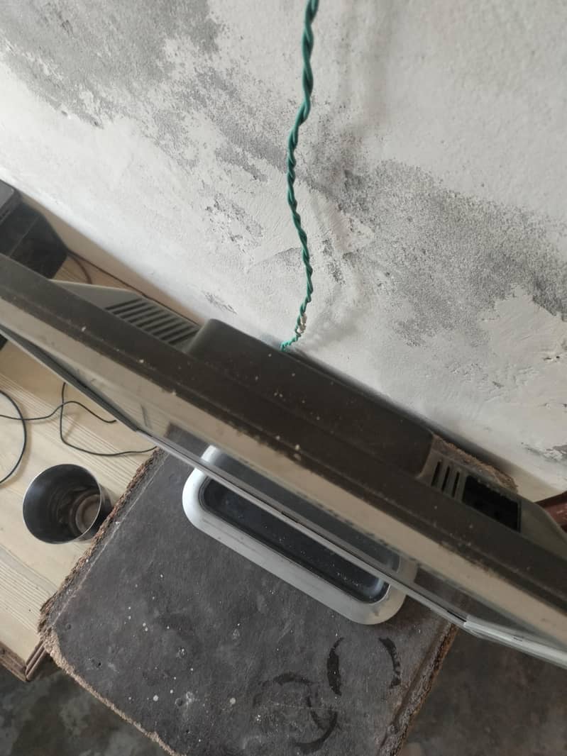 computer wali LED 1