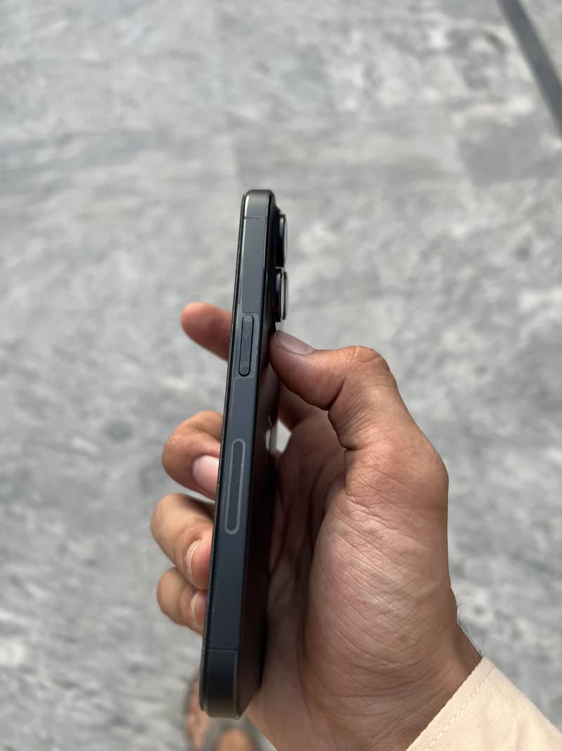 Apple iPhone 15 Pro 1