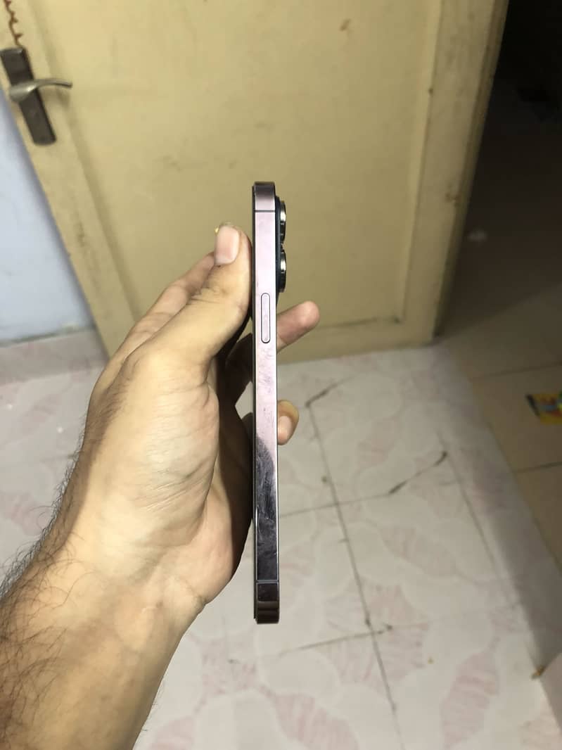 Apple iPhone 14 Pro Max 4