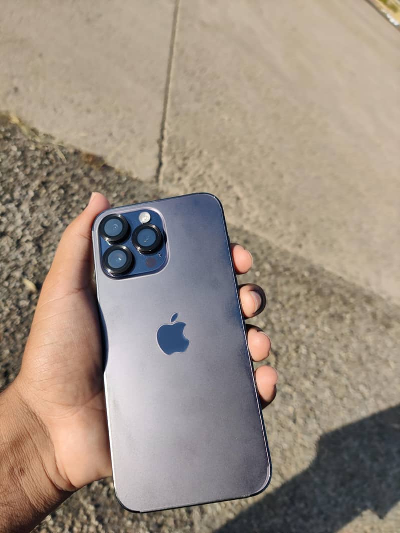 Apple iPhone 14 Pro Max 1