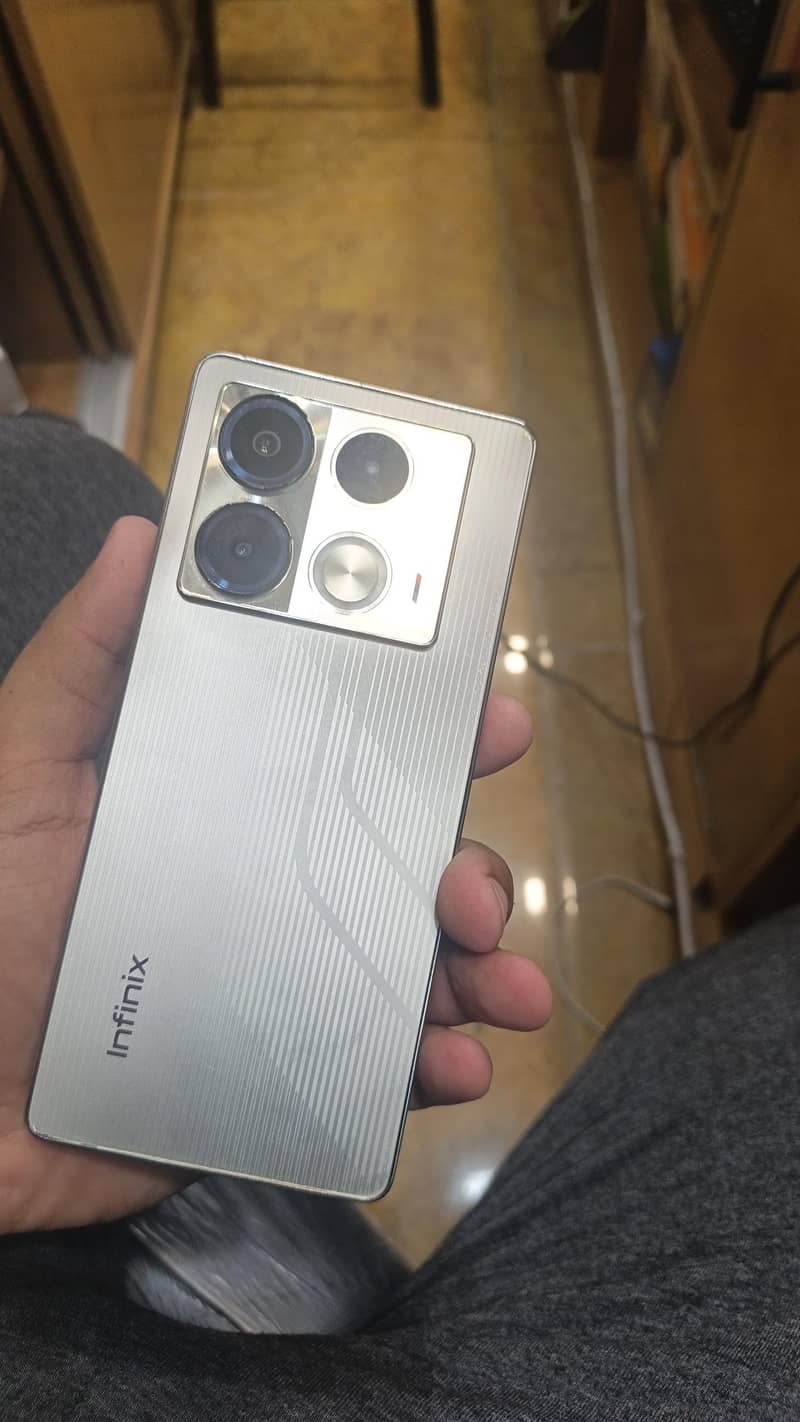 Infinix Note 40 0