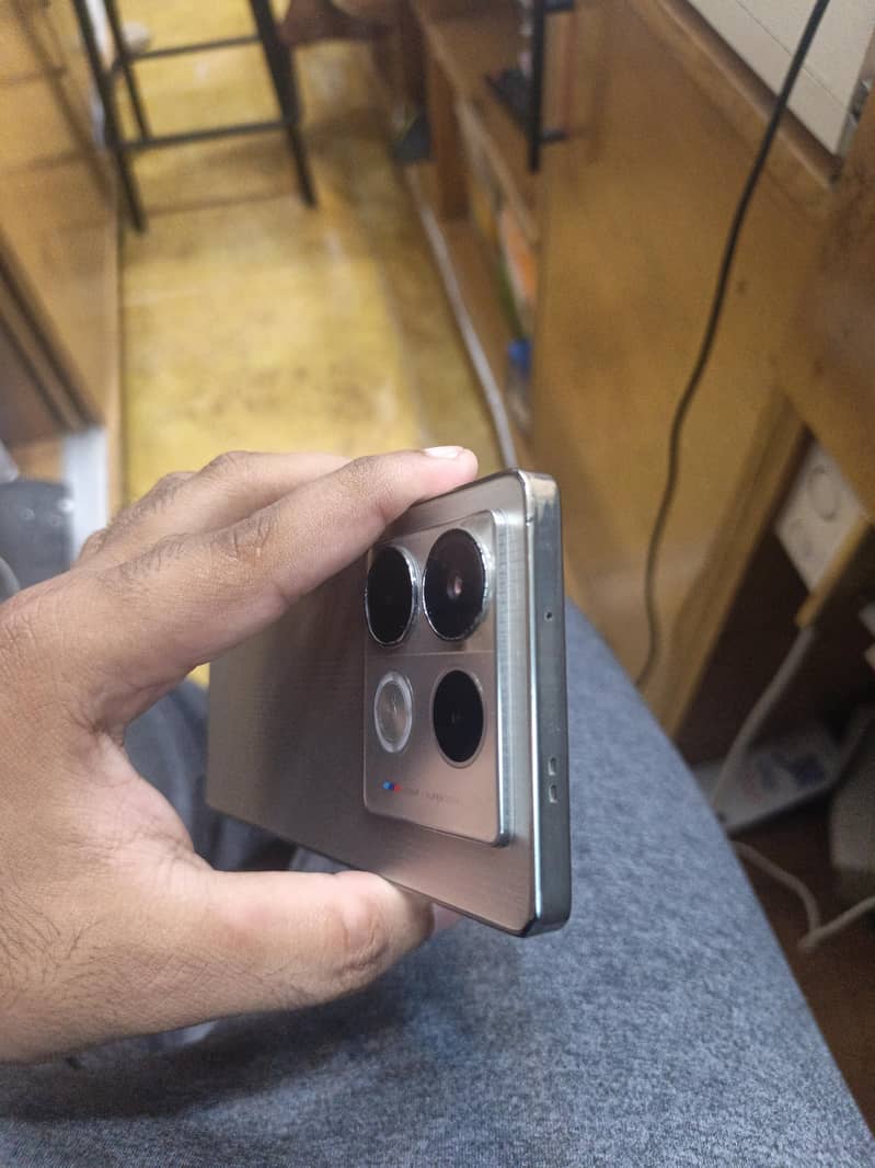 Infinix Note 40 5