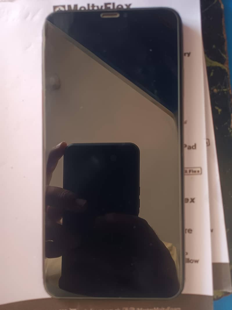 Apple iPhone XS Max 0