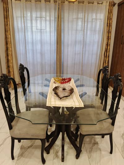 6 seater Glass Dinning Table