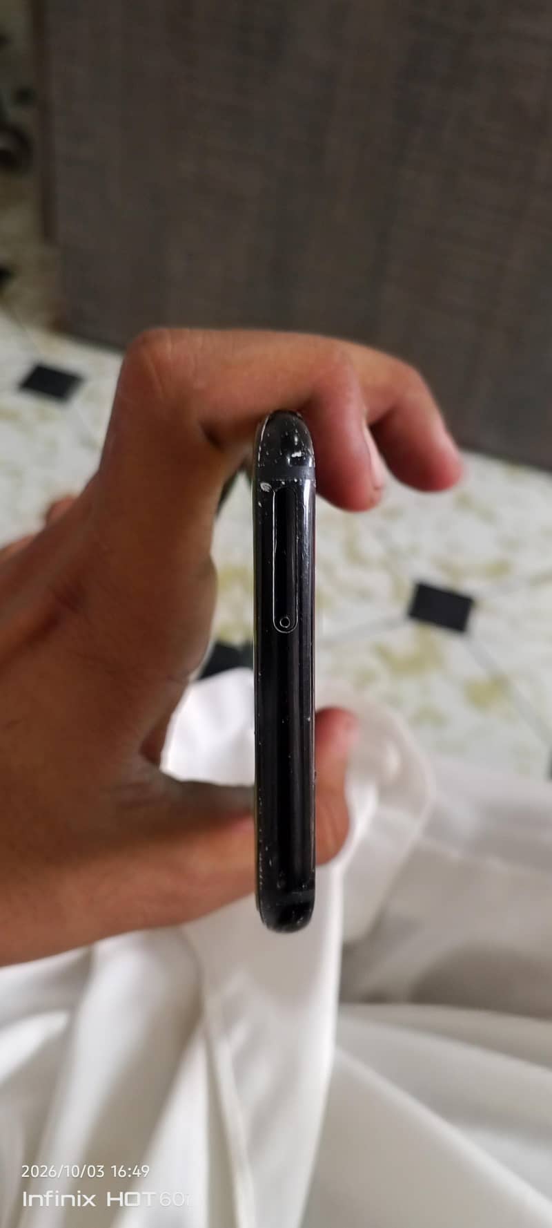 Samsung Mobile S8 Plus 3