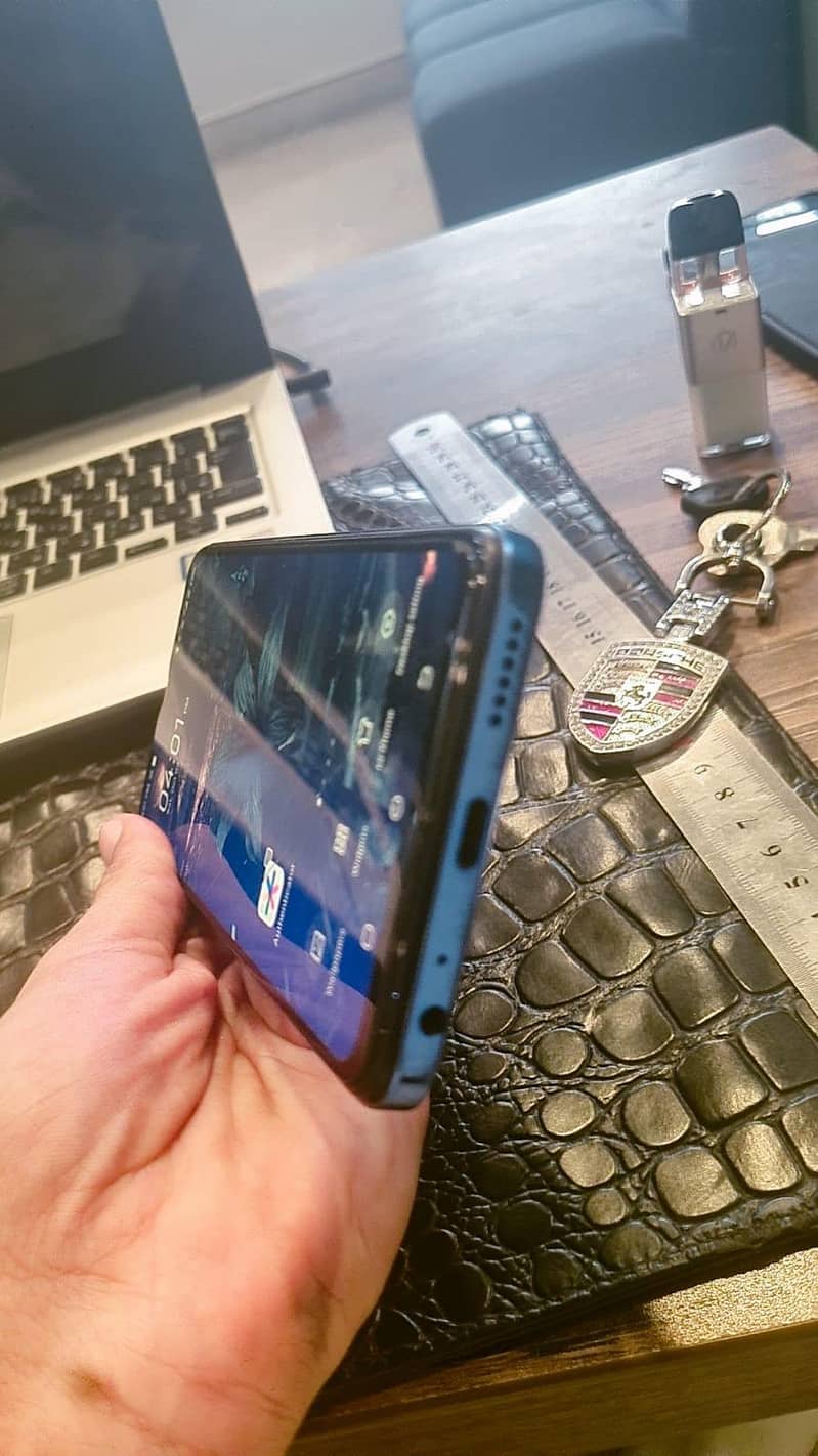 Tecno Spark 10C 4