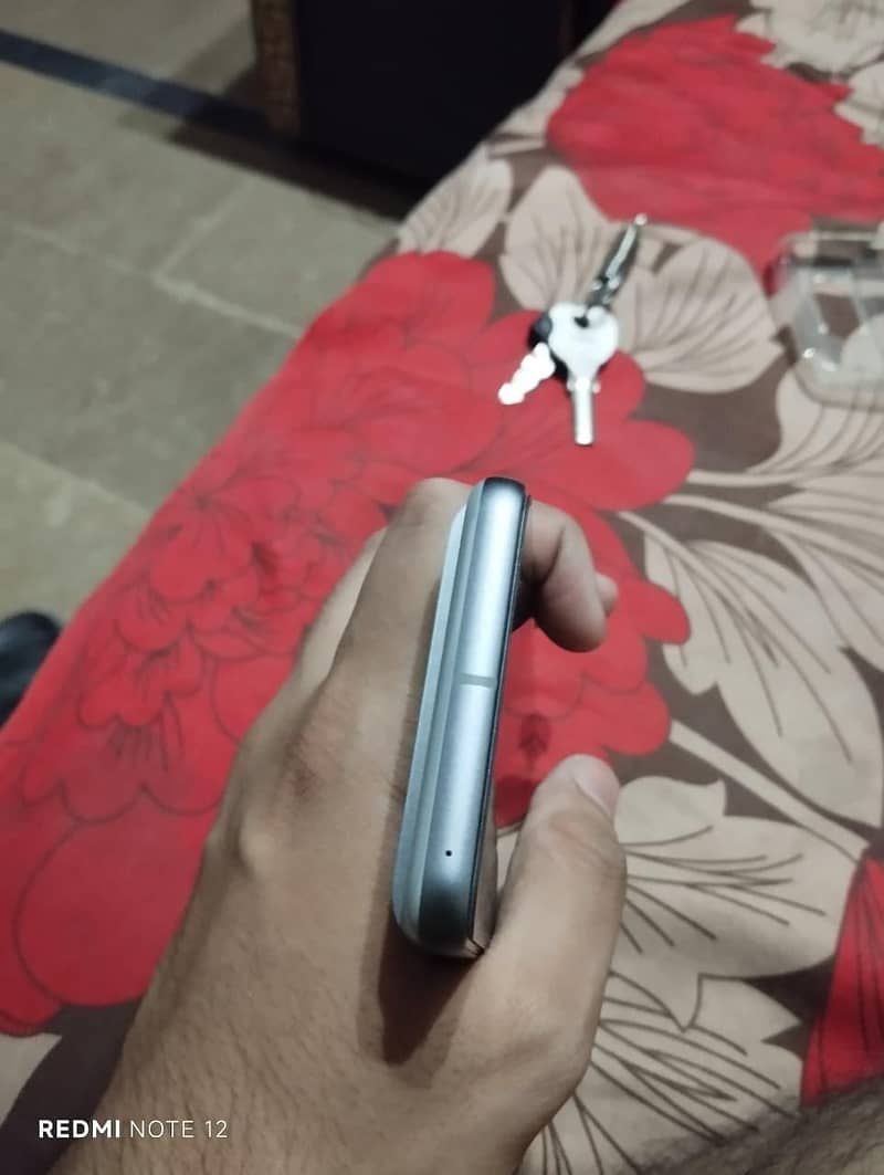 Google Pixel 8 3