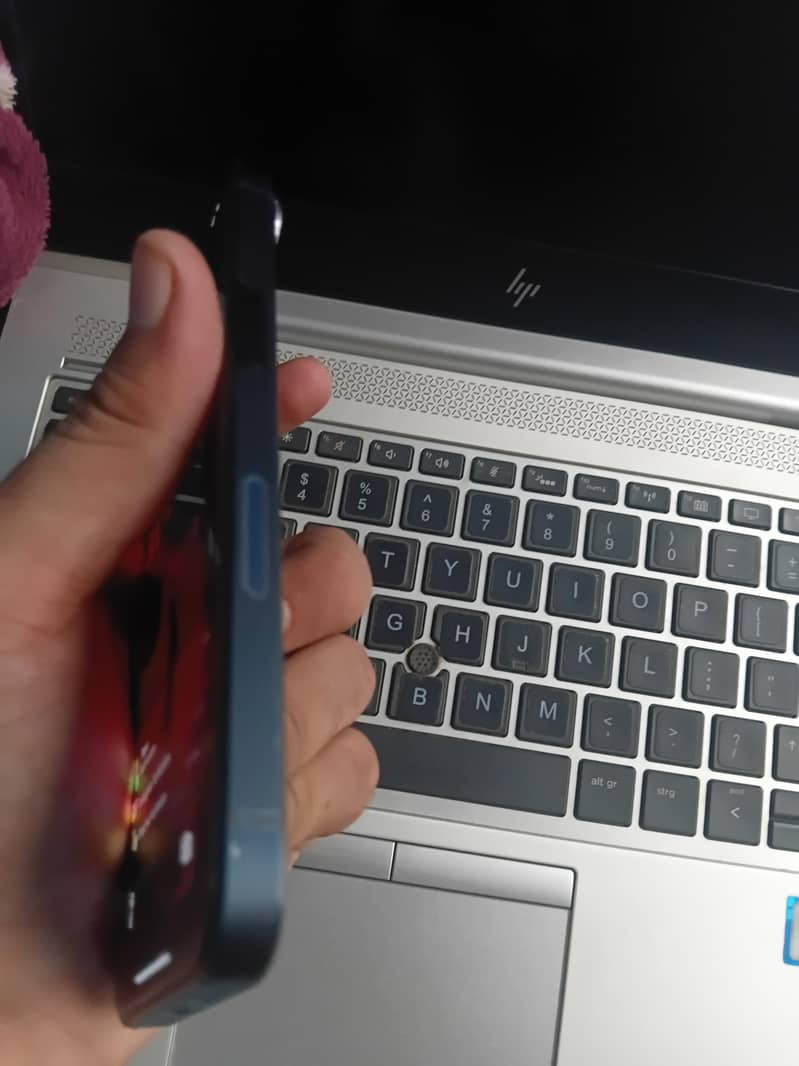 Apple iPhone 13 2