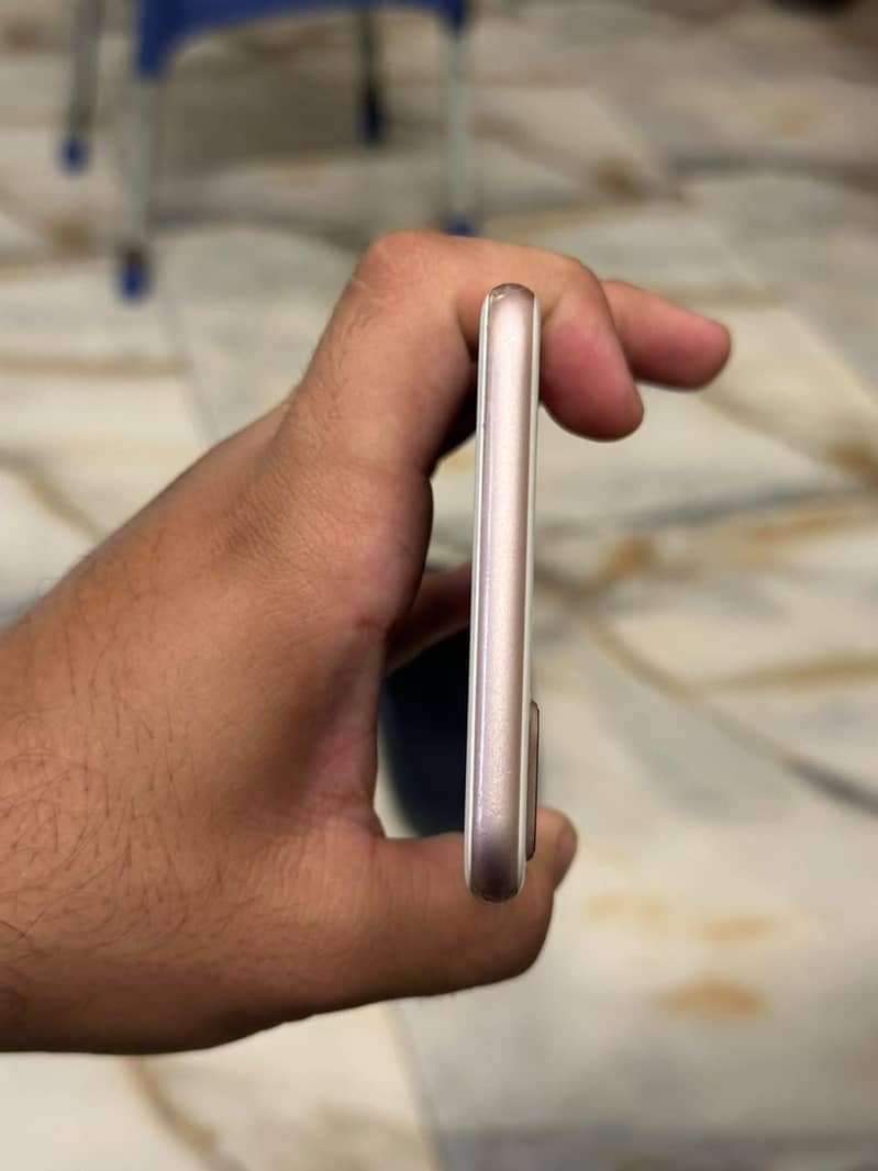Apple iPhone 7 Plus 4