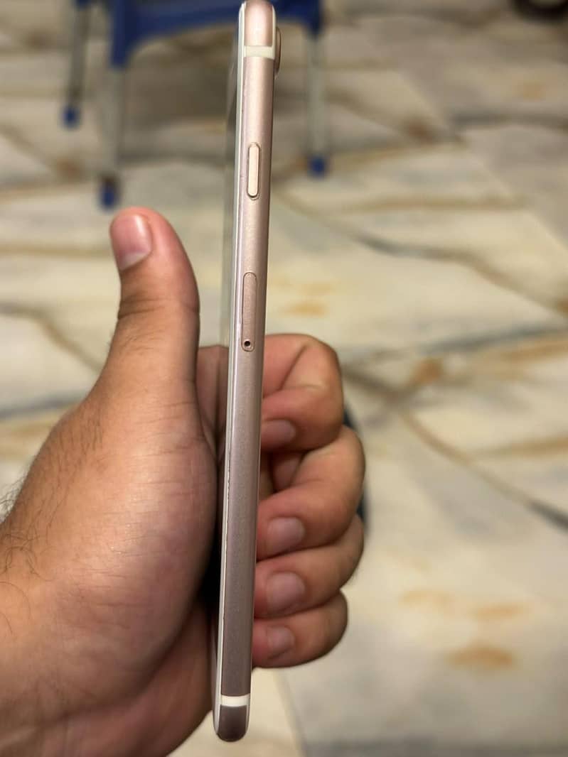 Apple iPhone 7 Plus 5