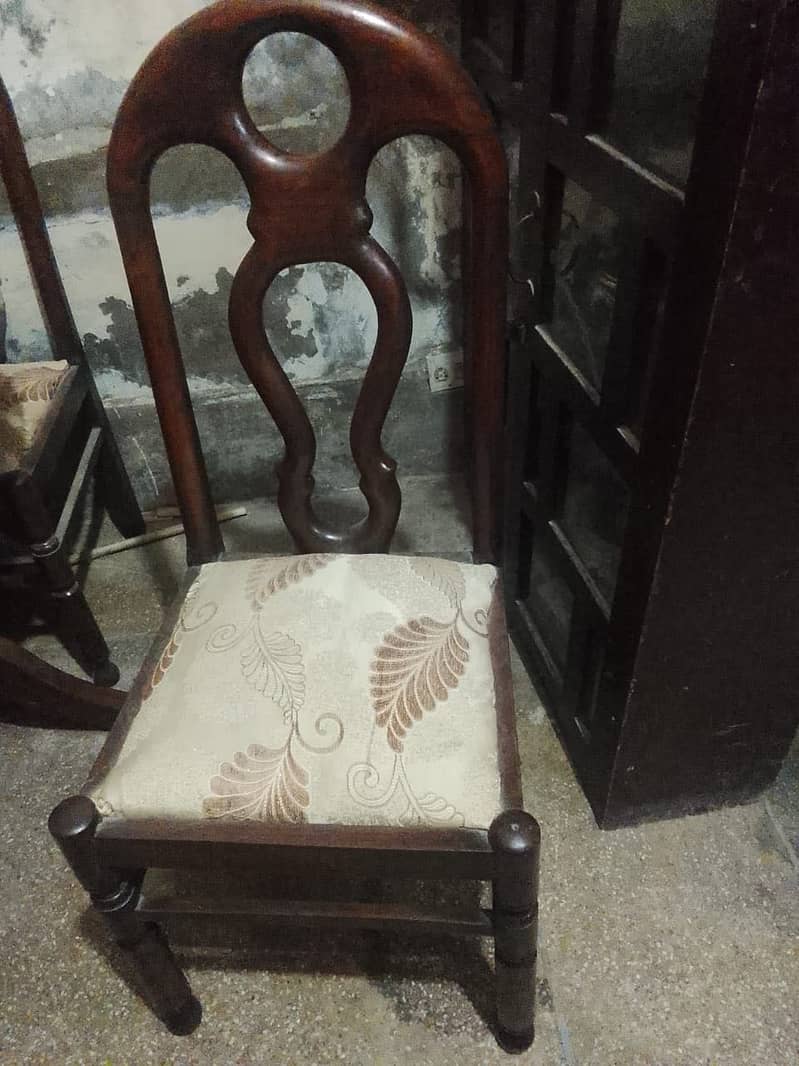 Dining table for 4 persons 6